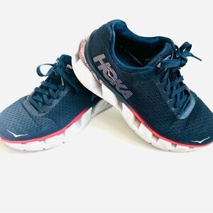 Hoka One One Elevon Woman’s size 7 Running Shoe Navy